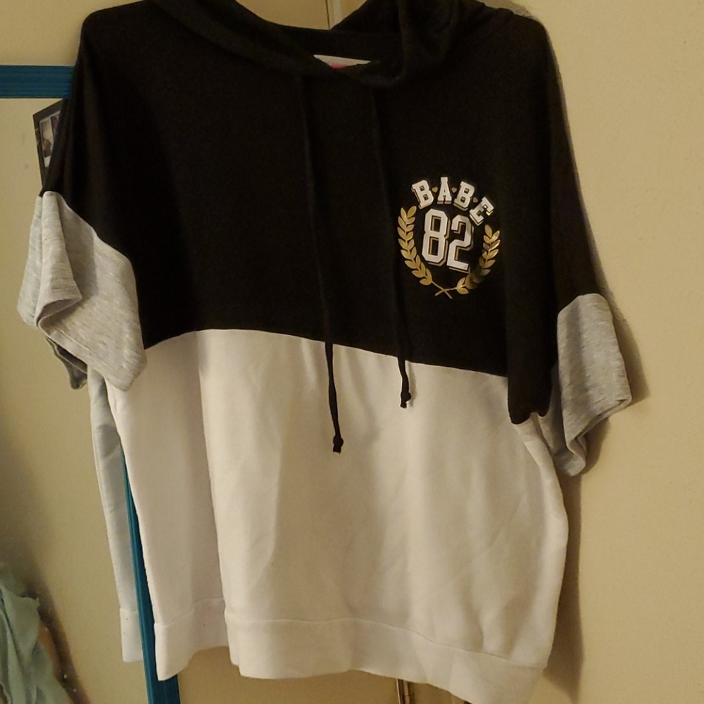 Hooded shirt
